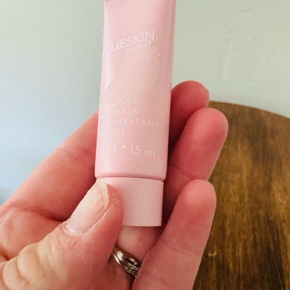 Kylie Skin Hydrating Face Mask New .5 Fl Oz - Picture 3 of 4
